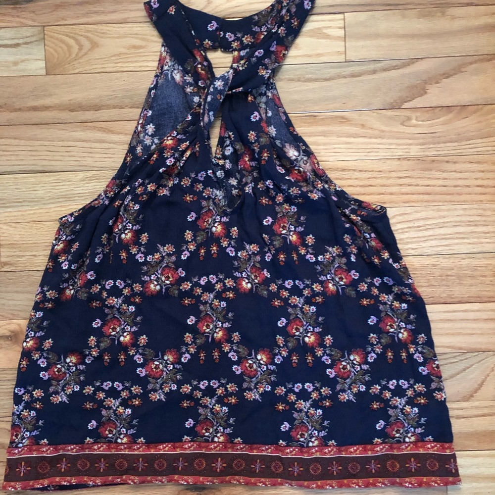 Patterned top